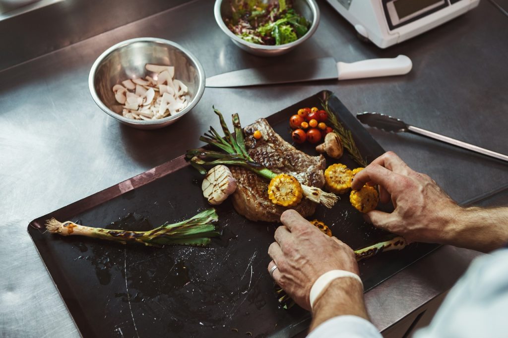 Master BBQ: 15 Pro Tips & Tricks from Top Chefs and Pitmasters